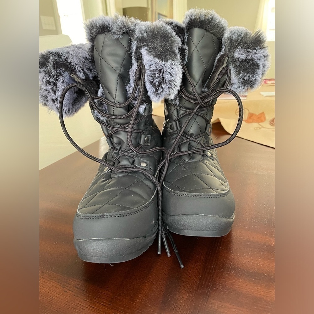 Arctic Shield women’s Anna fur lined waterproof insulated boots size 9 M black